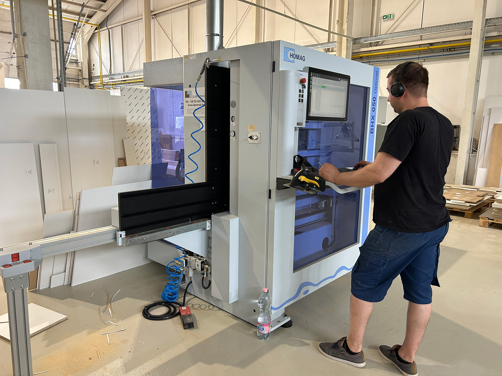 Woodnest Works műhely – faanyagok és egyedi bútorok gyártása